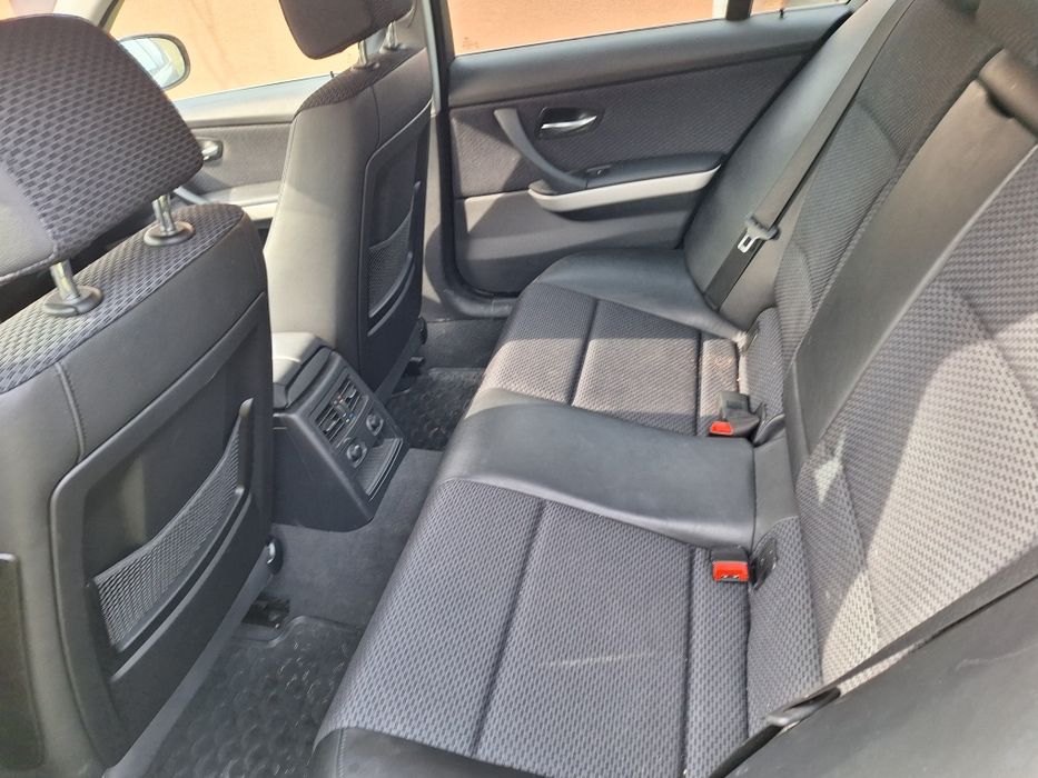 BMW320 iF 10 an de fabricație 2009