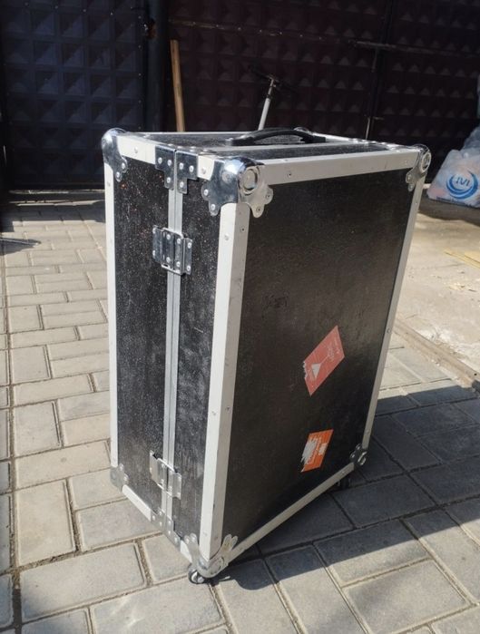 Чемодан, транспортировочный кейс