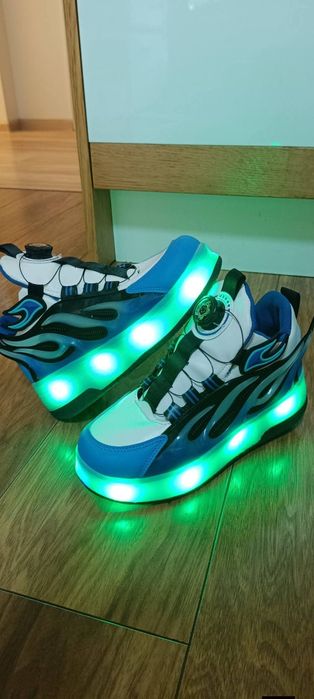 Маратонки с колелца