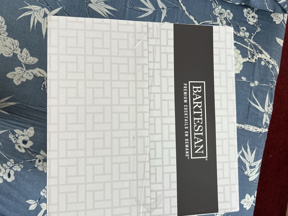 Cocktail maker bartesian