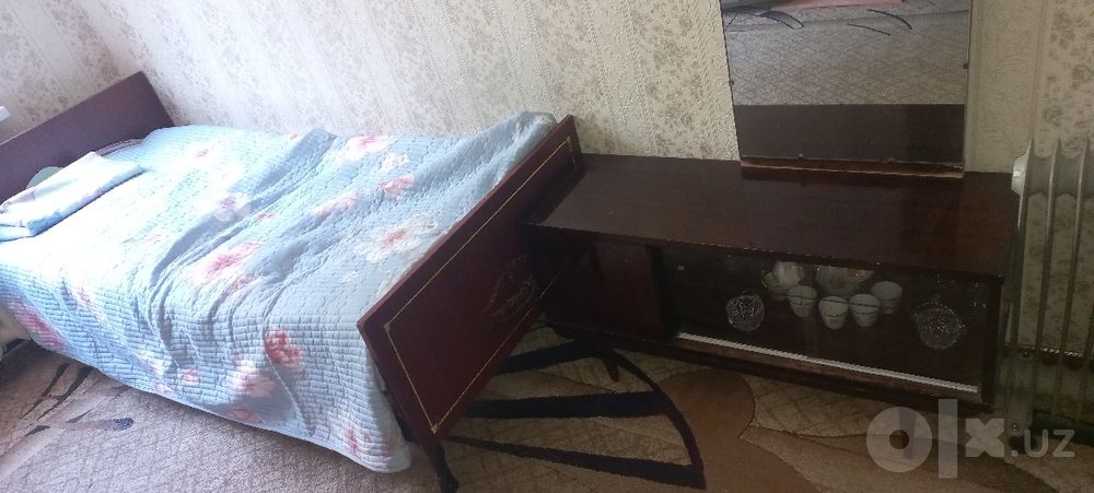 Продаётся шкаф 2шт,кровать 2шт, тримо 2шт