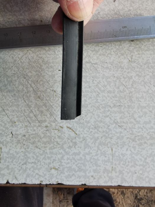 Резиновый уплотнитель для фендеров