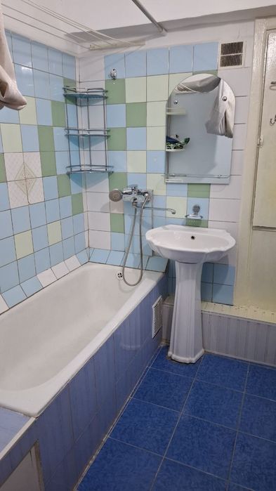 Юнусабад-14,, 2х комнатная. Метро Туркистон