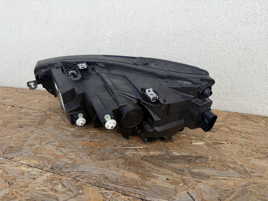 Far dreapta Seat Leon IV Facelift 2025 2026 Full LED MATRIX Original Europa