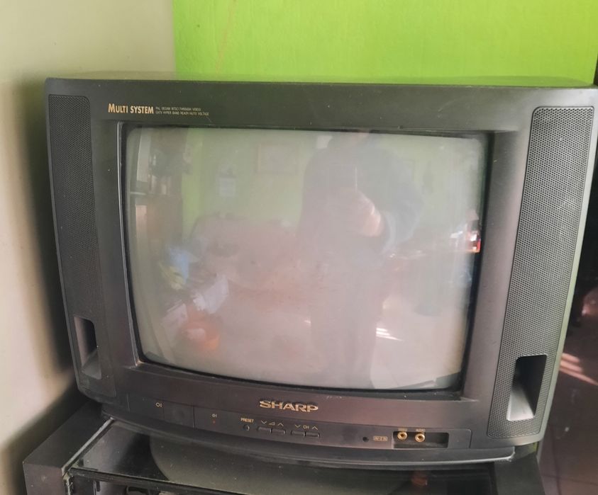 Телевизор  Sharp 14 инча