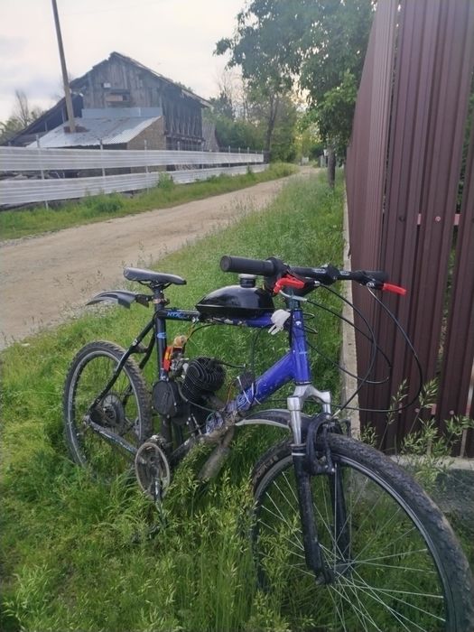 Vând Bicicleta cu motor 100cc perfect funcționala