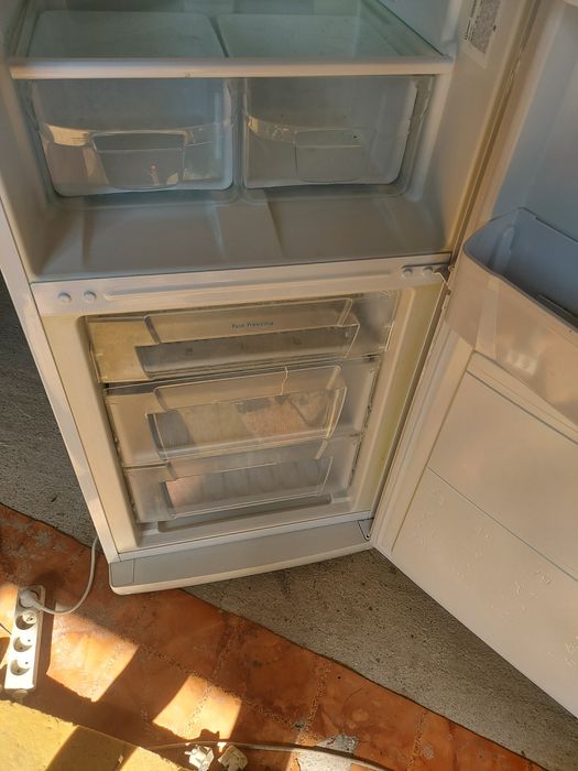 ИНДЕЗИТ холодильник продам
