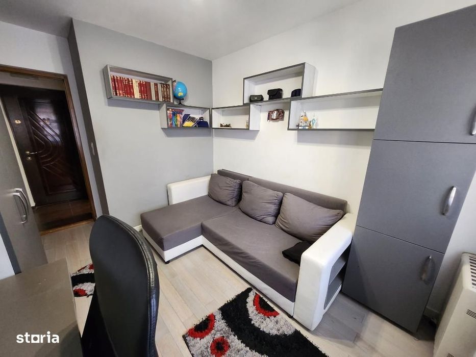 De vanzare Apartament 4 camere, zona Cetate Liceul Sportiv.