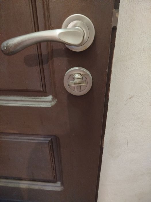 Дървена входна врата от Чам