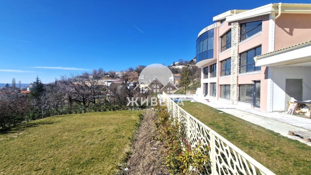 Продава се Къща в Варна, м-т Акчелар - 430 кв.м за 1745 €/кв.м - Снимка #1