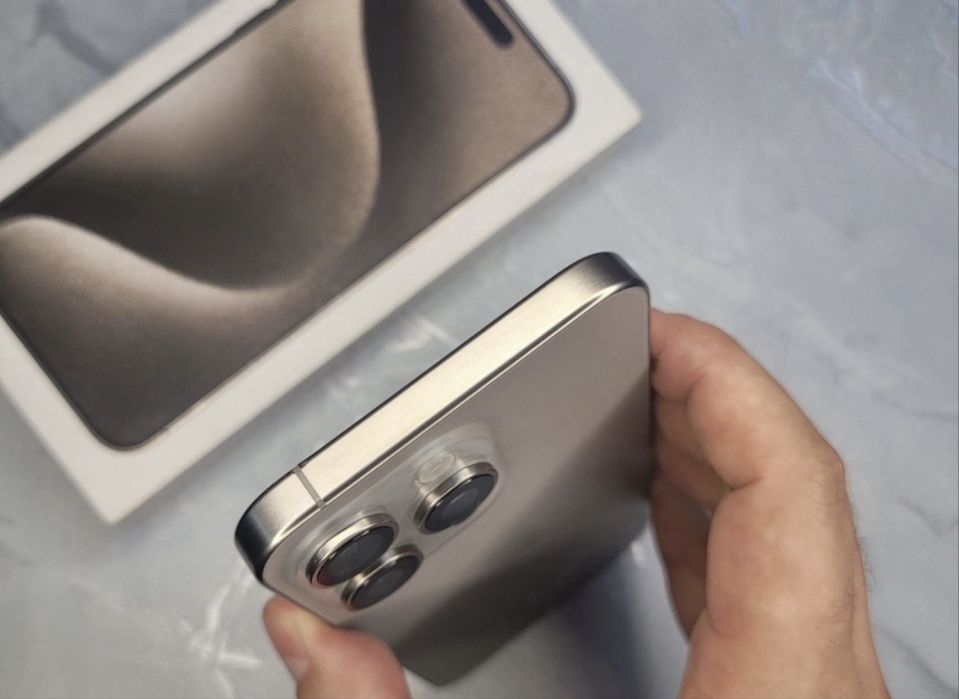 Iphone 15 pro max продается отличное состояние