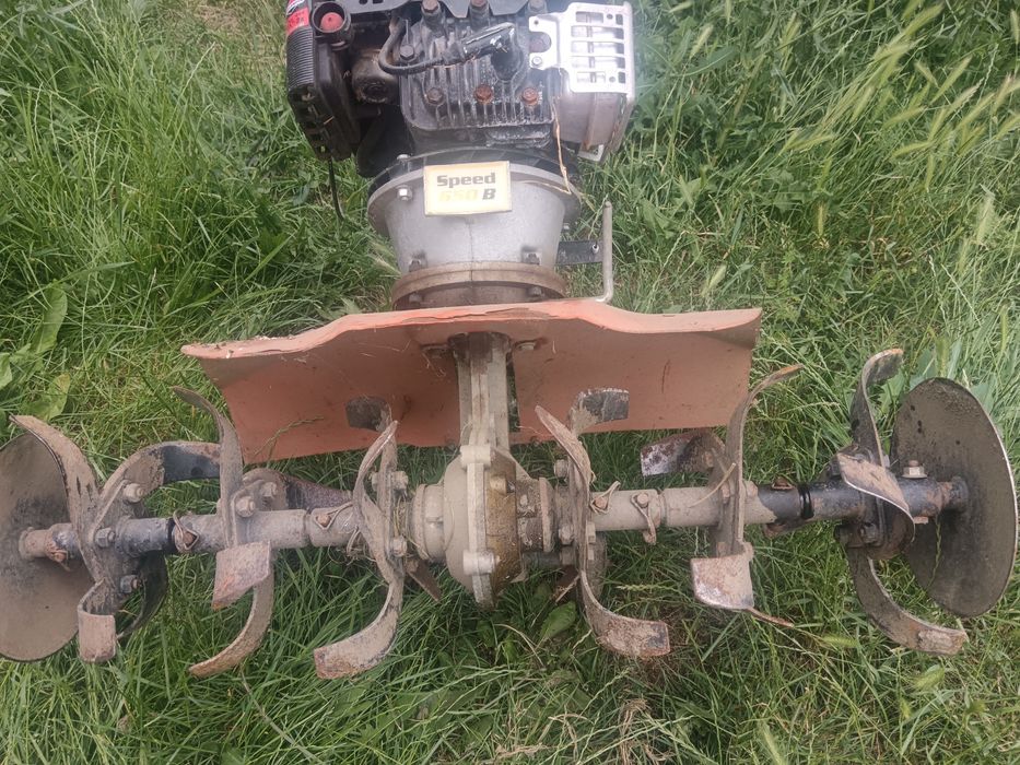 Vând motocultor RURIS