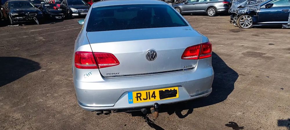 Dezmembrari / Dezmembrez Volkswagen Passat B7 2.0 TDI CFFB cutie viteze manuala cod culoare LA7W