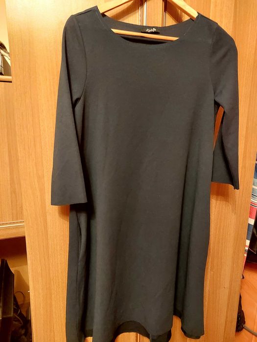 Продавам    голям размер дамски рокли