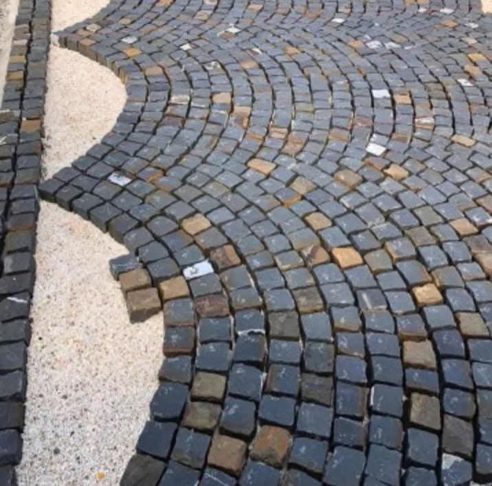 Vând piatră cubica din recuperări și nouă la preț de producător amenaj