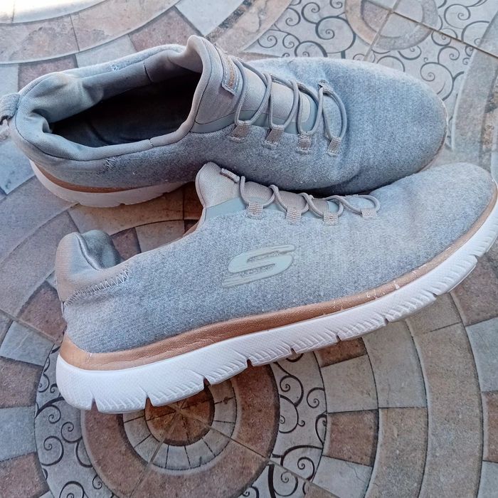 Lot Skechers slip on