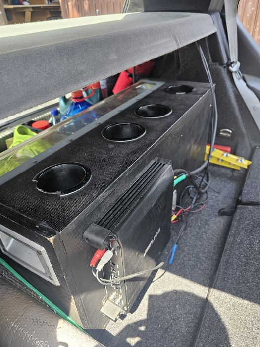 Vând subwoofer 1000w, 2 difuzoare, 350 rms reali