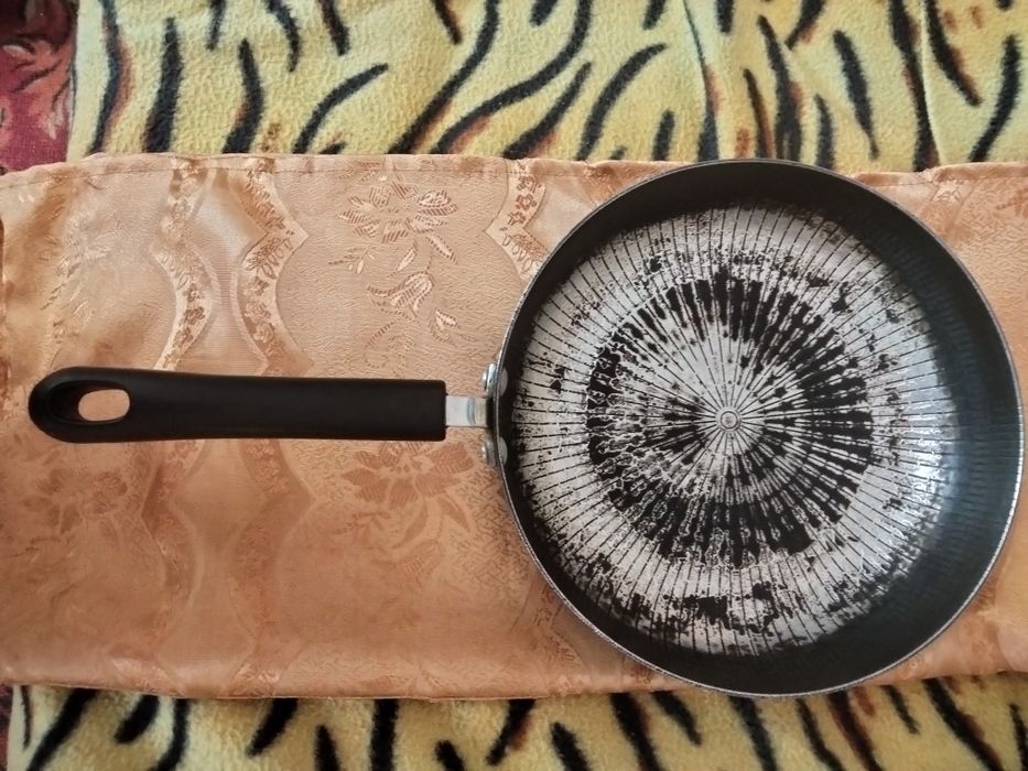 Продам посуду в отличном состоянии