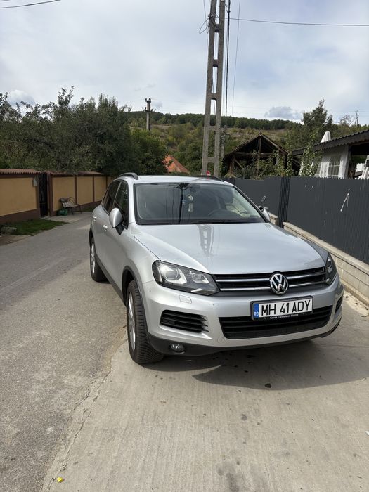 Vând Volkswagen Touareg 2013
