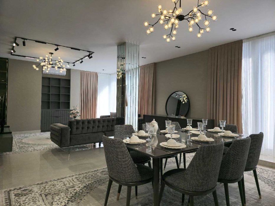 Ц-1 ! Большая 4 комнатная квартира с огромной террасой в Центре города