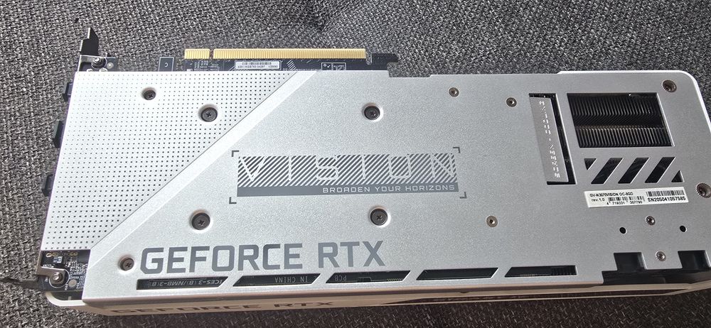 Placa video Nvidia Gigabyte Vision RTX 3070 OC 8Gb White impecabila Alba