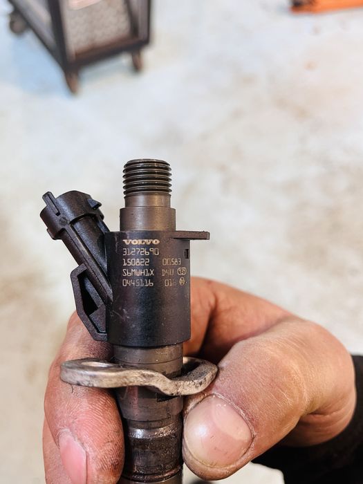 Injectoare volvo xc60 2.4 d5