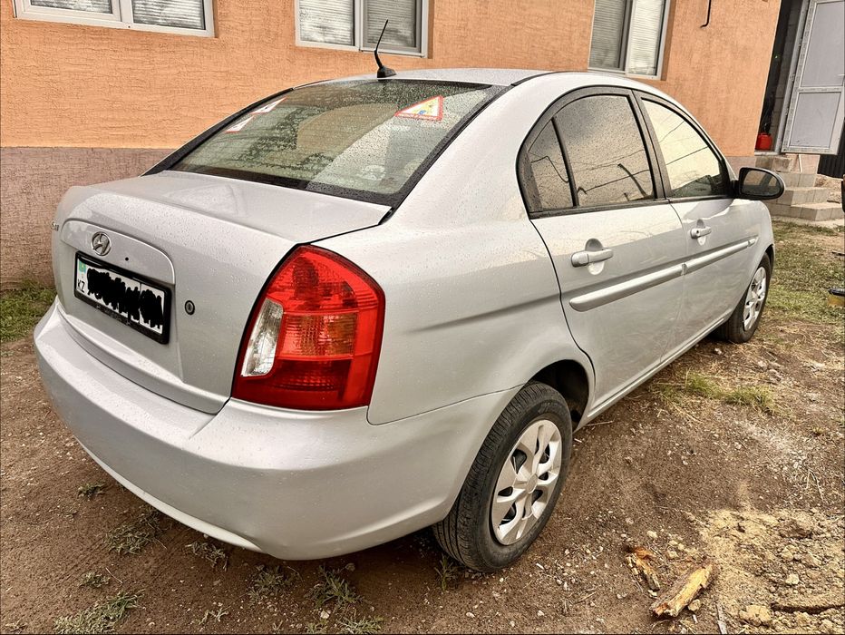 Автомашина Hyundai Verna