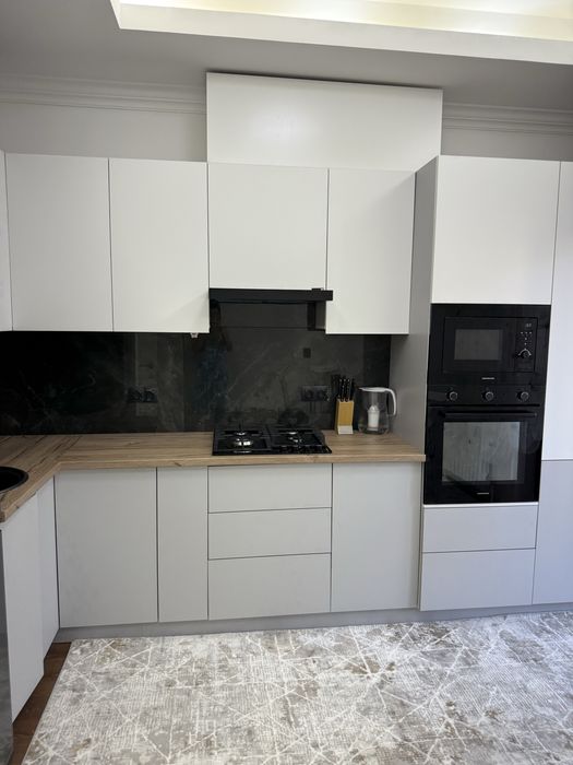 Сдается 3-х (108кв.м) комнатная квартира в центре города. ЖК «Нур»