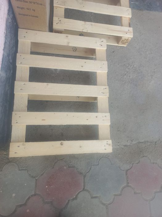Продам палеты 80×60.