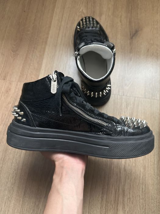 Sarbu atelier spikes