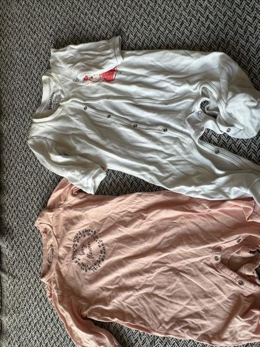 Продавам Бебешки дрехи на момиченце 0-6м.