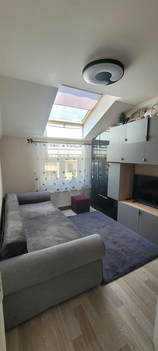 Persoana fizica vând apartament 2 camere strada Florilor