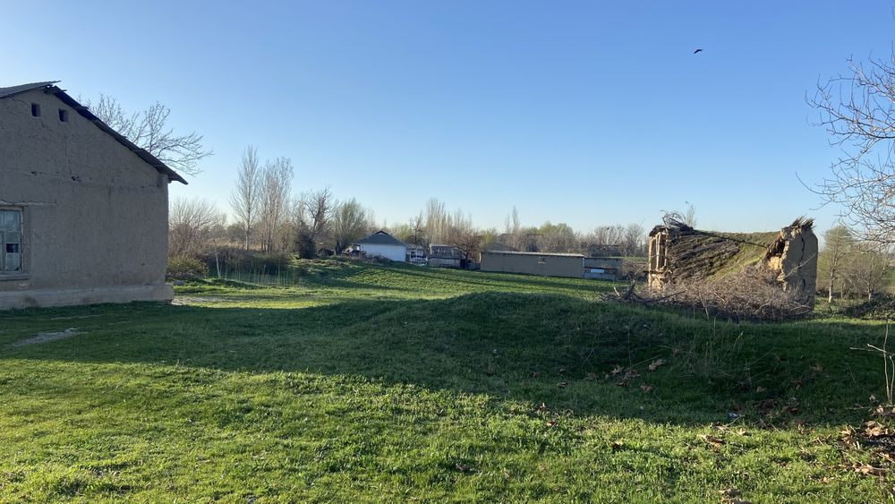 yer sotiladi 18.7 sotix quruq yer