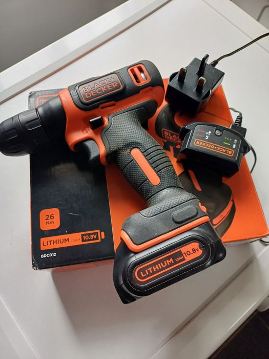 Filetanta bormasina  BLACK DECKER  10.8  V