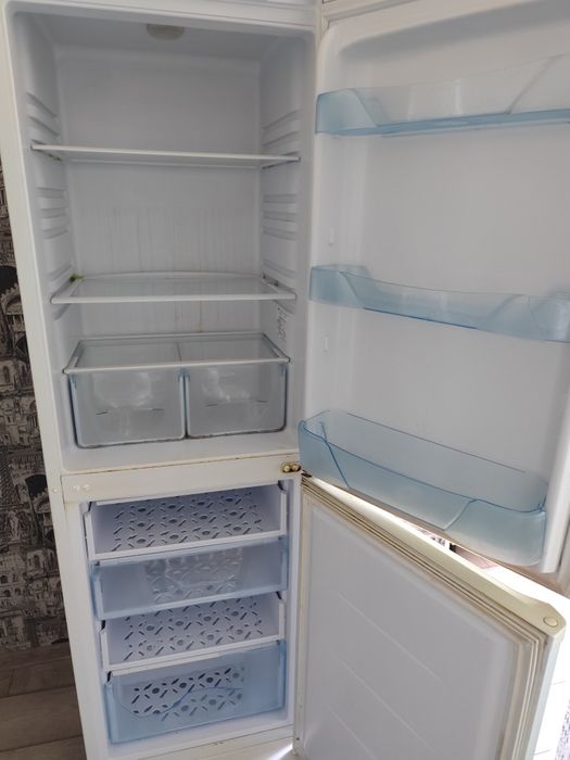 Холодильник Бирюса