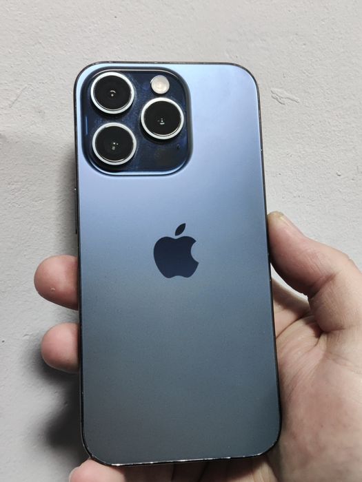 Продам iPhone 15 Pro в отличном состоянии (Без ремонта)