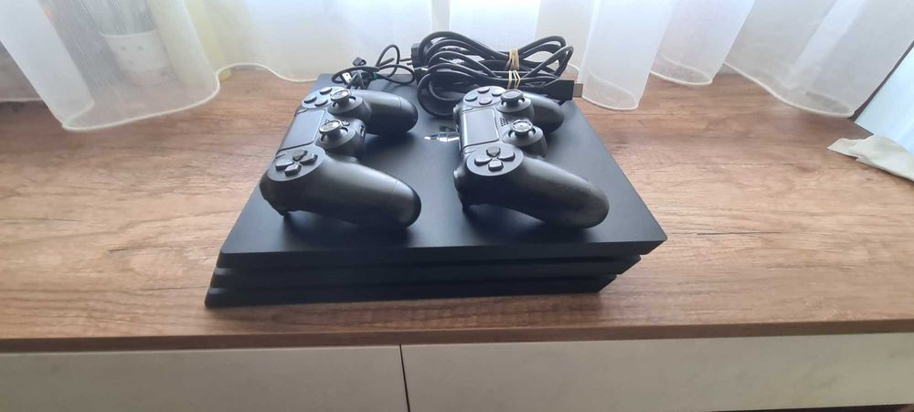 Playstation 4 с 17 игри към него