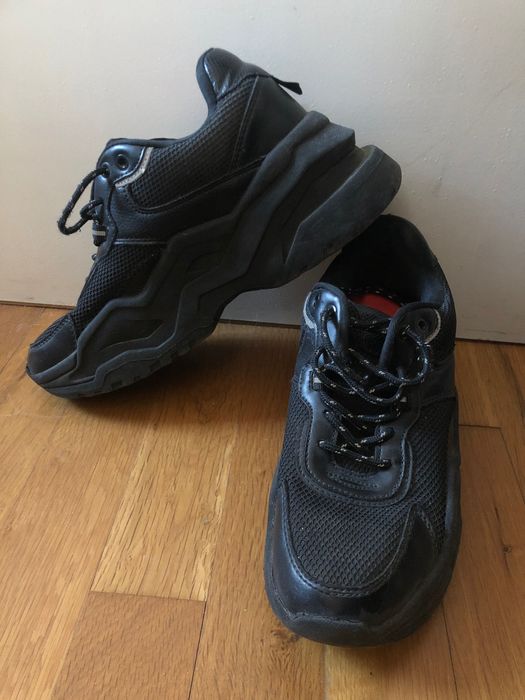 Bershka маратонки