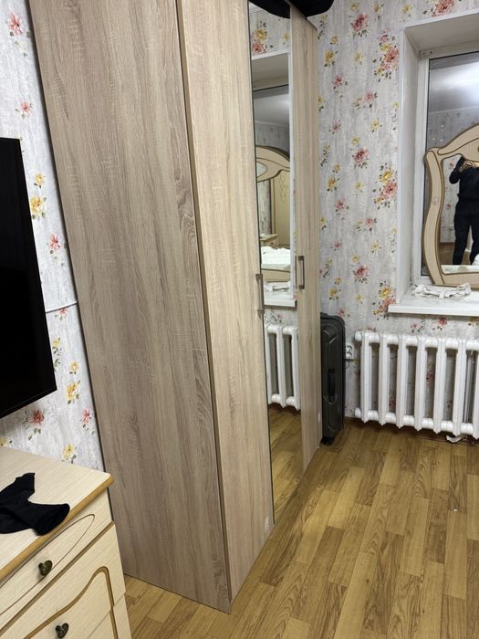 Продам новый качественный шкаф с зеркалом