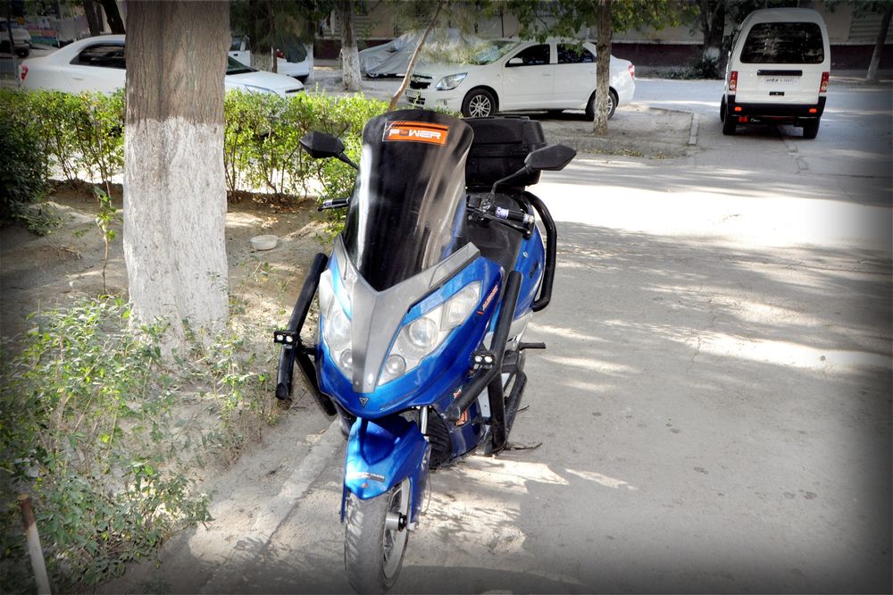 Прадаёца скутар Н.Макс 150см