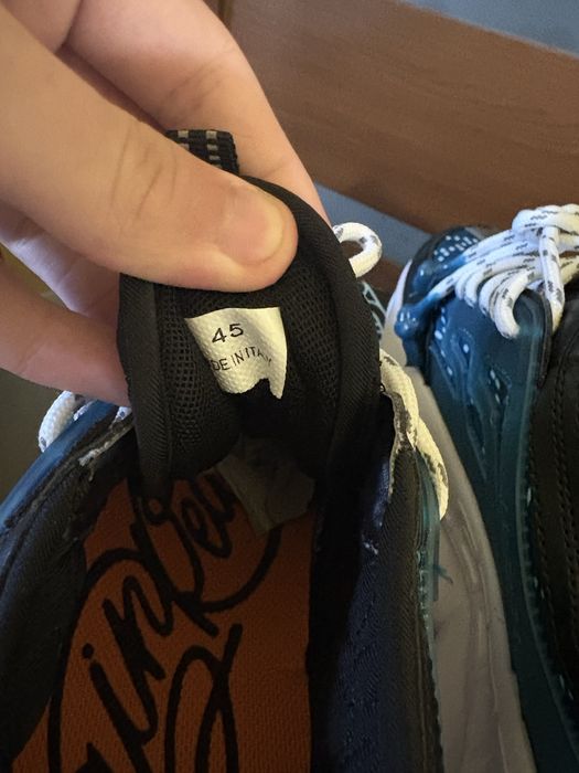 Versace chain reaction