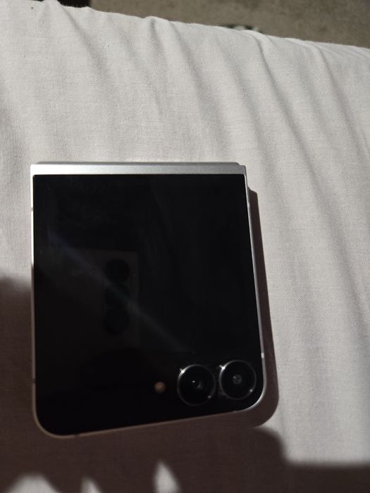 Samsung flip 7fe  128