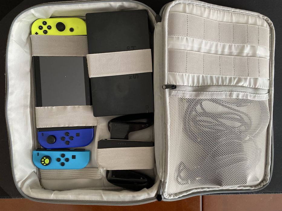 Nintendo Switch + 256GB microSD + полный комплект + доп. JoyCon