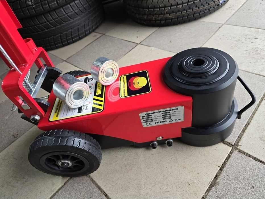 OFERTĂ Cric hidraulic pneumatic camioane 80 tone nou utilaje vulcaniza