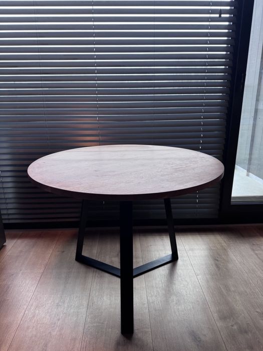 Masa rotunda din stejar