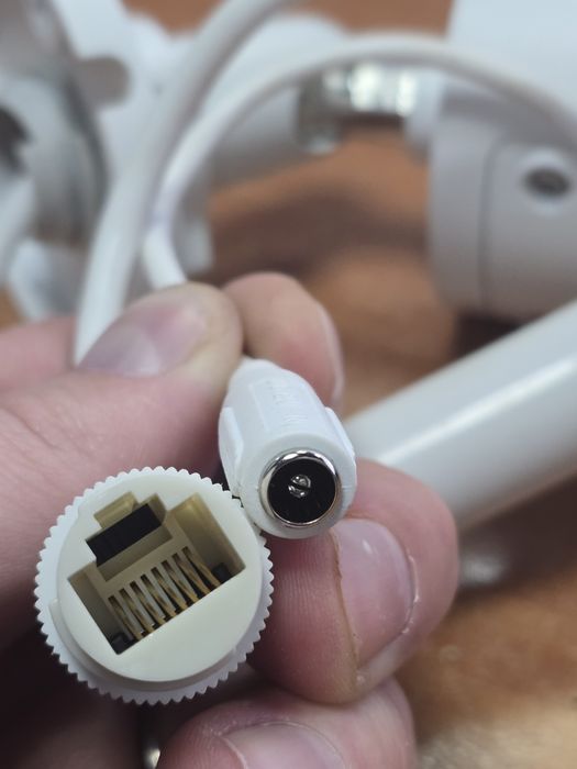 Camere supraveghere HikVision model DS-2CD2020F-I 7 bucati defect Poe