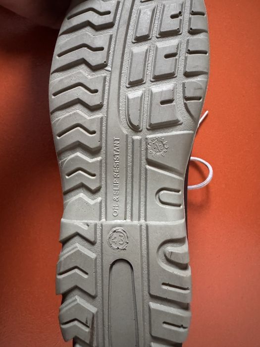 Продам полуботинки