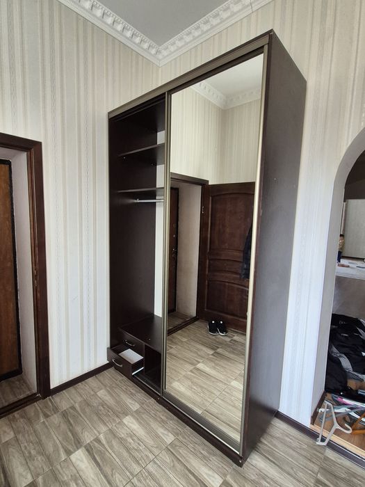 Шкаф купе зеркальный