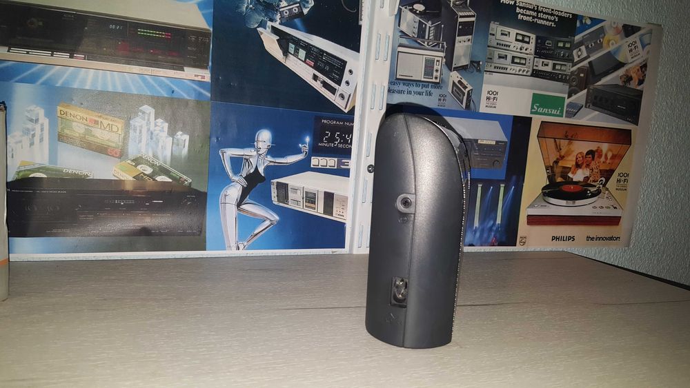 Radio digital Sony ICF M600 (Tuner digital cu sinteză PLL )