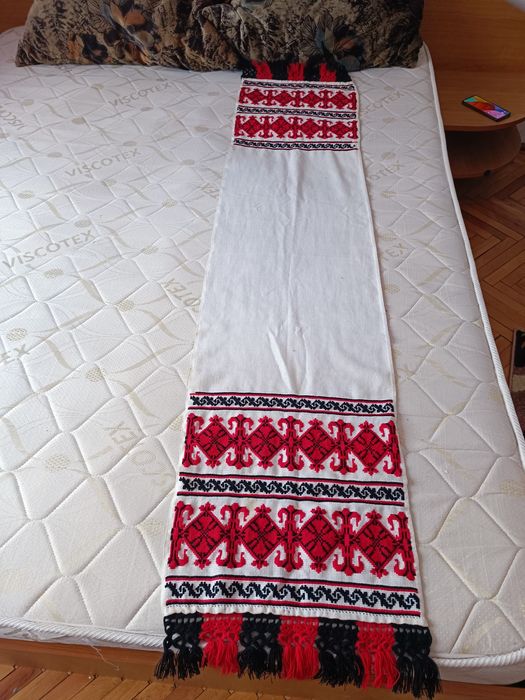 Vând stergare tradiționale cusute manua 4 bucăți l